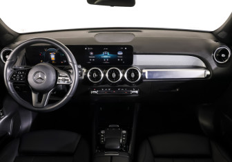 Подержанный автомобиль Mercedes-Benz GLB 2021 года (12 фото)