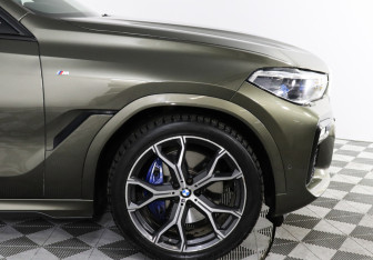 Подержанный автомобиль BMW X6 2021 года (5 фото)