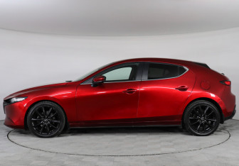 Подержанный автомобиль Mazda 3 Hatchback 2019 года (8 фото)