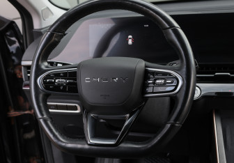 Подержанный автомобиль Omoda C5 2022 года (15 фото)