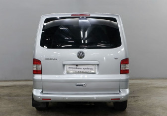 Подержанный автомобиль Volkswagen Multivan 2006 года (6 фото)