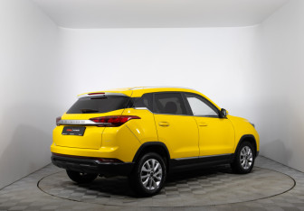 Подержанный автомобиль BAIC X35 2023 года (5 фото)