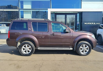 Подержанный автомобиль Nissan Pathfinder 2012 года (4 фото)