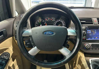 Подержанный автомобиль Ford C-MAX 2007 года (13 фото)