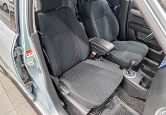 Подержанный автомобиль Suzuki Swift Hatchback 2007 года (23 фото)