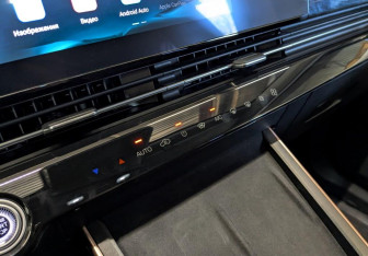 Подержанный автомобиль Omoda C5 2024 года (30 фото)