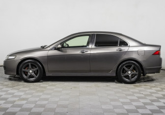 Подержанный автомобиль Honda Accord Sedan 2007 года (8 фото)