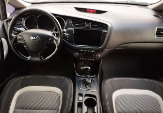 Подержанный автомобиль Kia Ceed Wagon 2013 года (9 фото)