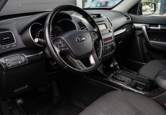 Подержанный автомобиль Kia Sorento 2019 года (12 фото)