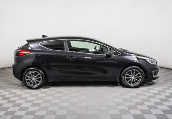Подержанный автомобиль Kia Ceed Hatchback 2017 года (4 фото)