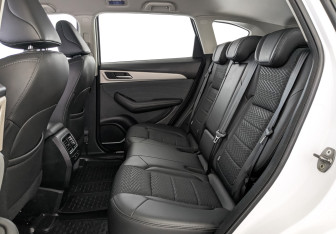 Подержанный автомобиль Haval F7 2023 года (18 фото)