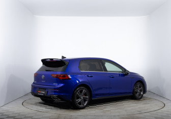 Подержанный автомобиль Volkswagen Golf Hatchback 2020 года (5 фото)