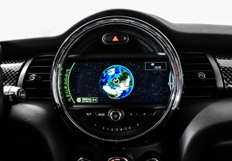Подержанный автомобиль MINI Hatch 2017 года (33 фото)