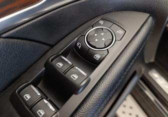 Подержанный автомобиль Ford Explorer 2018 года (15 фото)