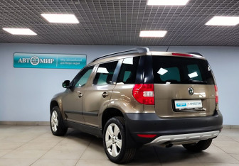 Подержанный автомобиль Skoda Yeti 2013 года (7 фото)