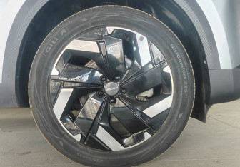Подержанный автомобиль Omoda C7 2025 года (22 фото)