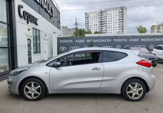 Подержанный автомобиль Kia Ceed Hatchback 2014 года (8 фото)