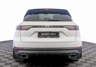 Подержанный автомобиль Porsche Cayenne 2019 года (6 фото)
