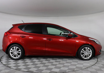 Подержанный автомобиль Kia Ceed Hatchback 2013 года (4 фото)