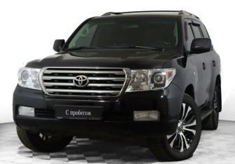 Подержанный автомобиль Toyota Land Cruiser Suv 2011 года (26 фото)