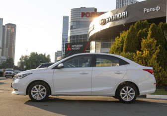 Подержанный автомобиль Changan Alsvin 2023 года (6 фото)