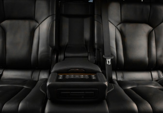 Подержанный автомобиль Lexus LX 2016 года (37 фото)