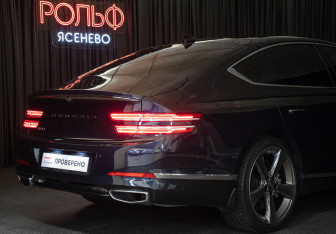 Подержанный автомобиль Genesis G80 2021 года (23 фото)