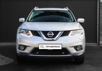 Подержанный автомобиль Nissan X-Trail 2015 года (2 фото)