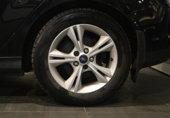 Подержанный автомобиль Ford Focus Hatchback 2012 года (19 фото)