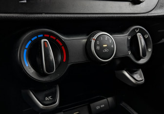 Подержанный автомобиль Kia Rio Hatchback 2021 года (20 фото)