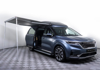 Подержанный автомобиль Kia Carnival 2022 года (7 фото)