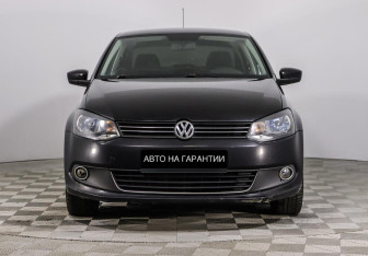 Подержанный автомобиль Volkswagen Polo Sedan 2013 года (2 фото)