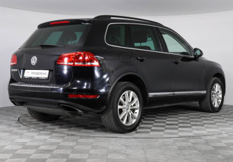 Подержанный автомобиль Volkswagen Touareg 2014 года (5 фото)