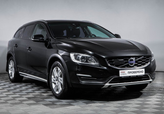 Подержанный автомобиль Volvo V60 Cross Country 2015 года (3 фото)