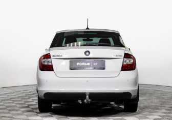Подержанный автомобиль Skoda Rapid Liftback 2019 года (6 фото)