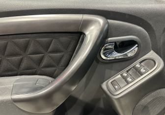 Подержанный автомобиль Renault Duster 2015 года (18 фото)