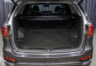 Подержанный автомобиль Kia Sorento 2018 года (10 фото)