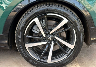 Подержанный автомобиль Voyah Free 2024 года (9 фото)