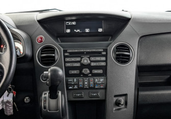 Подержанный автомобиль Honda Pilot 2012 года (15 фото)