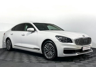 Подержанный автомобиль Kia K900 2019 года (3 фото)