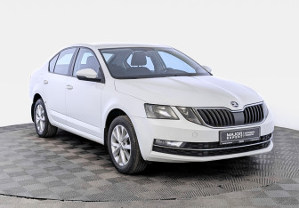 Подержанный автомобиль Skoda Octavia Liftback 2019 года (3 фото)