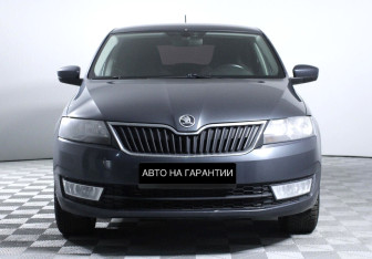 Подержанный автомобиль Skoda Rapid Liftback 2015 года (2 фото)