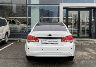 Подержанный автомобиль Chevrolet Cruze Sedan 2014 года (6 фото)