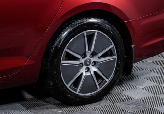 Подержанный автомобиль Audi A4 Sedan 2019 года (15 фото)