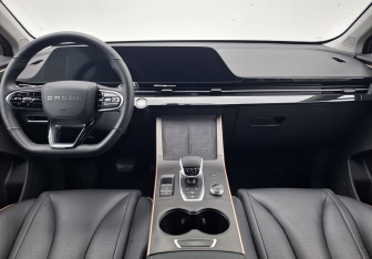 Подержанный автомобиль Omoda C5 2023 года (12 фото)