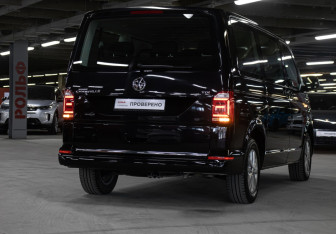 Подержанный автомобиль Volkswagen Caravelle 2017 года (23 фото)