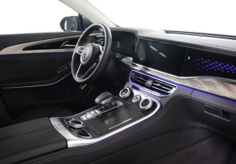 Подержанный автомобиль Hongqi H9 2024 года (9 фото)