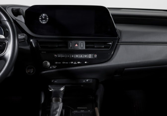 Подержанный автомобиль Lexus ES 2021 года (13 фото)