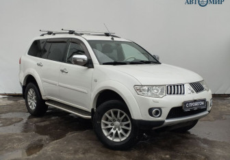 Подержанный автомобиль Mitsubishi Pajero Sport 2013 года (3 фото)