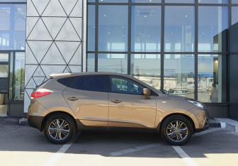 Подержанный автомобиль Hyundai ix35 2013 года (4 фото)